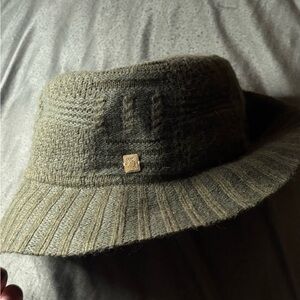 Green fuzzy bucket hat